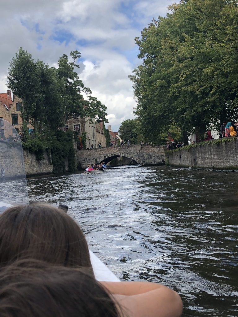 Cruise on the canals 24 hours in bruges