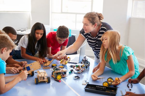 kids at robotics club at secondary school