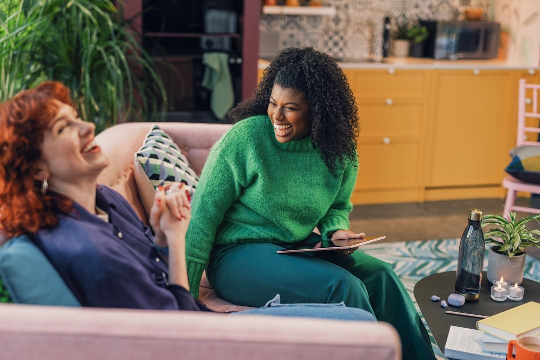 Employees leveraging AI-driven knowledge management to enhance collaboration and knowledge sharing